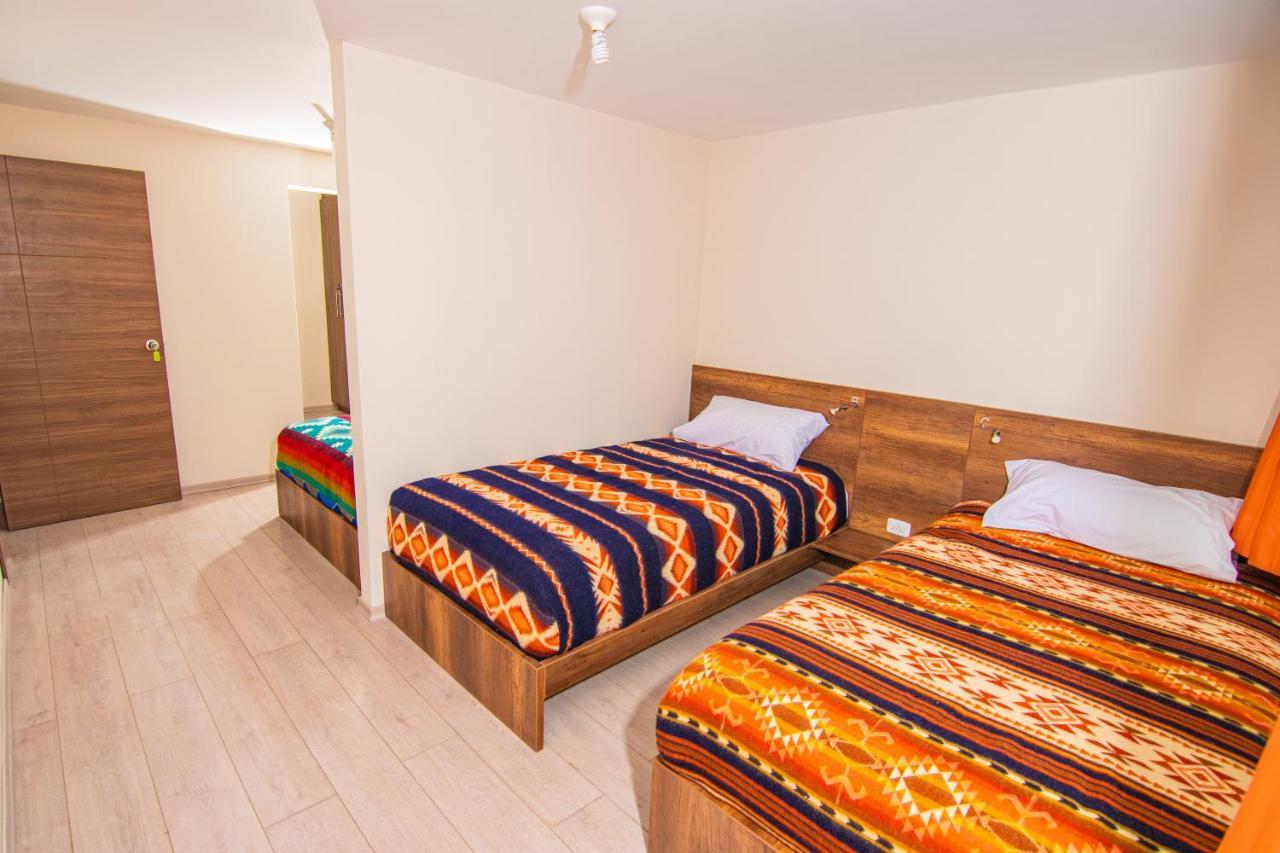 The Traveler Hostel Otavalo Exterior foto