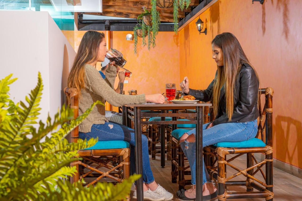The Traveler Hostel Otavalo Exterior foto